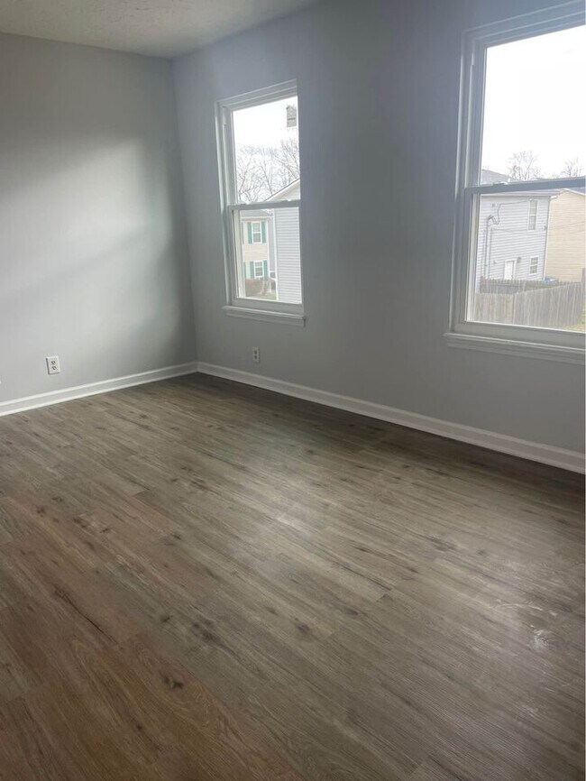 Building Photo - 408 Bainbridge Ct