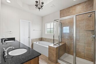 Building Photo - 3334 Clearview Villa Way