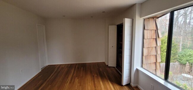 Building Photo - 10855 Deborah Dr