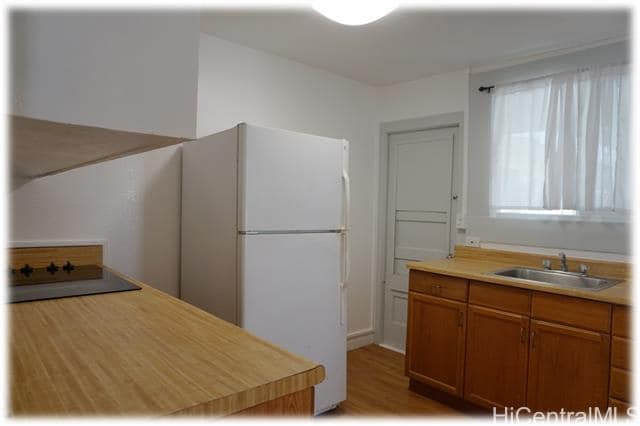 Primary Photo - 2009 Waiola St