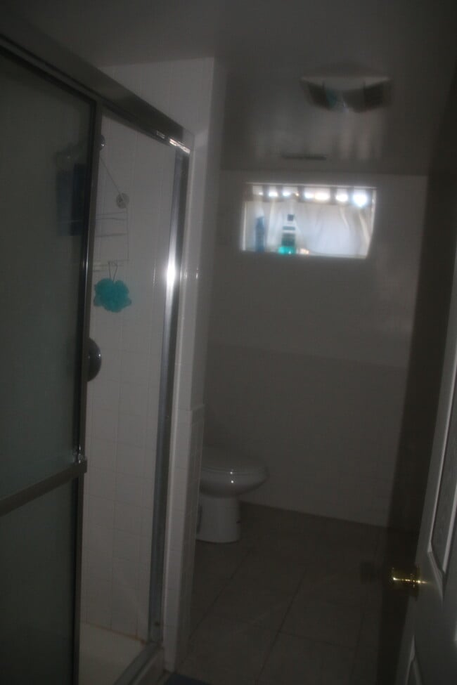 Full bath - 11116 Orleans Way