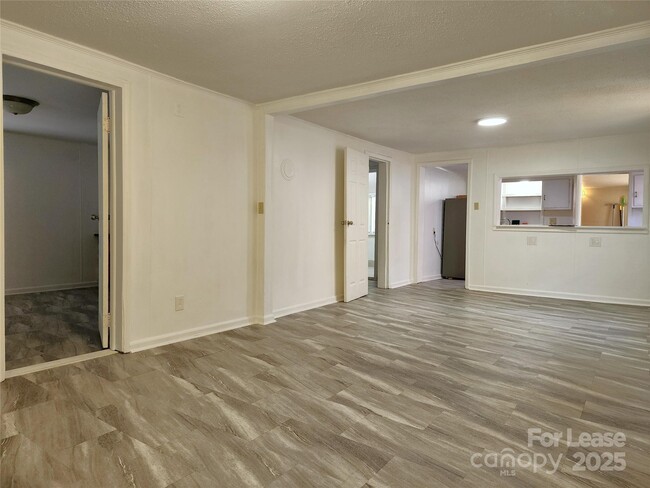 Foto del edificio - 714 S Harding Ave