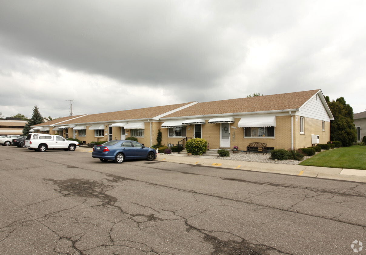 Building Photo - Helfer Leisure Co-Op Apts/Condos