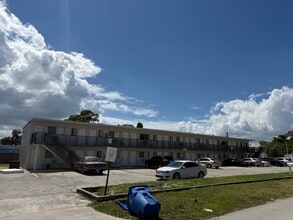 Building Photo - 2452 Stella Street