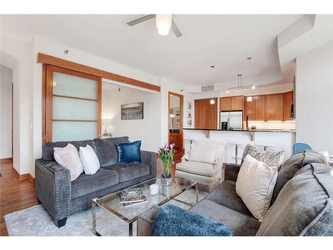 Foto del edificio - 317 Groveland Ave