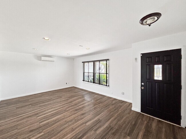 Foto del edificio - Contemporary 3BD/2BA House in Lemon Grove ...