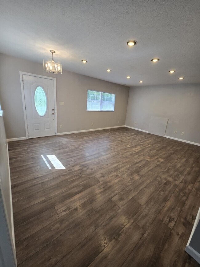 1st Floor - Living Space/Front Room - 156 W Cherokee Dr