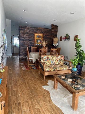 Foto del edificio - 20009 NW 80th Ave