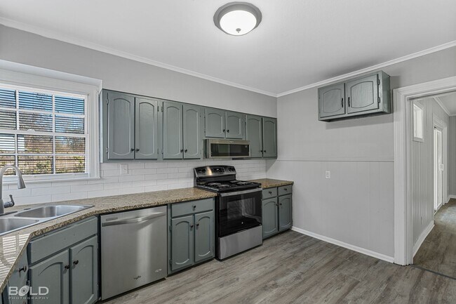 Building Photo - 3521 Madison Park Blvd