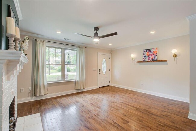 Building Photo - 1646 Flat Shoals Way SE