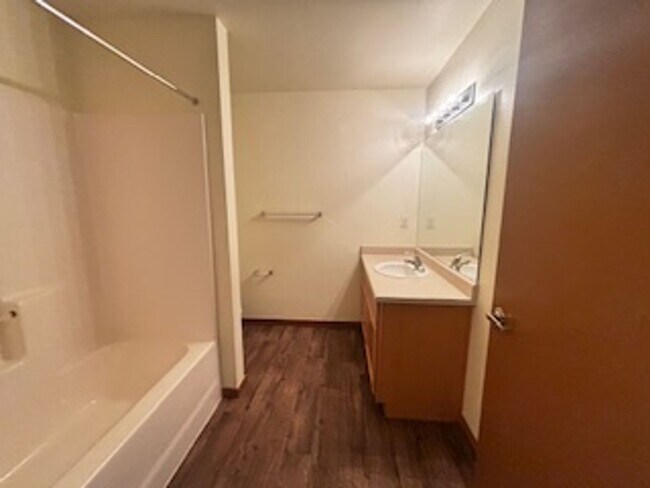 Building Photo - Your Home is Waiting!