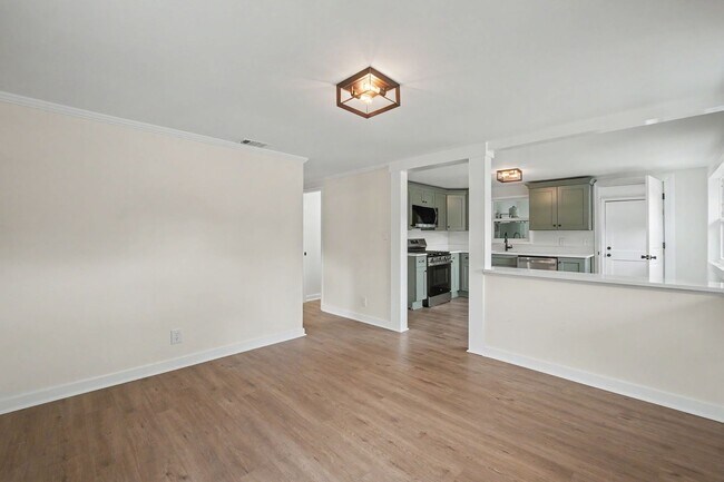 Foto del edificio - 3 BED | 1 BATH | HUNTER ARMY AIR FIELD