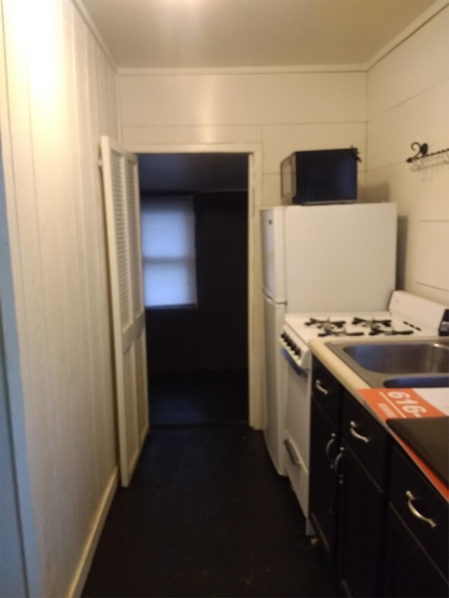 11675 Northland Dr NE Unit 9, Rockford, MI 49341 Apartment for Rent