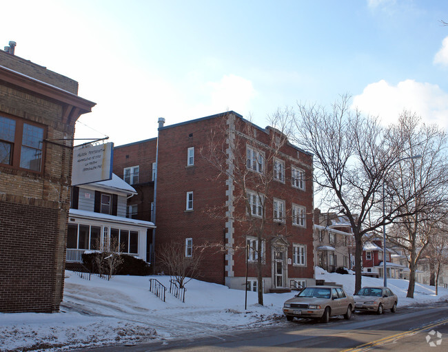 Building Photo - Parkview Apartments