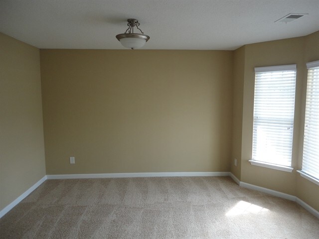 Building Photo - 211 Juniper Leaf Way