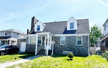 Building Photo - 35 Hicks St