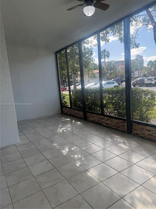 Building Photo - 2312 S Cypress Bend Dr
