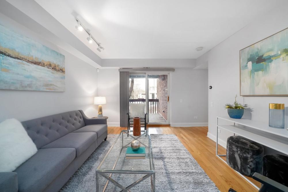 Foto principal - 2 bedroom in Chicago IL 60614