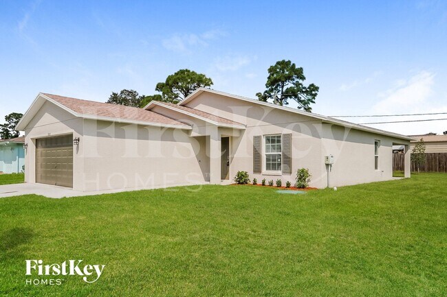 Building Photo - 1525 SW Fresno Rd