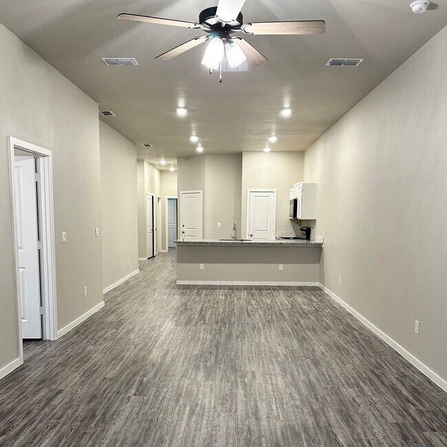 Building Photo - 2106 N Avenue J