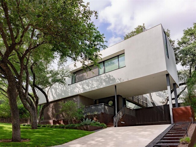 Foto del edificio - 2210 Westlake Dr