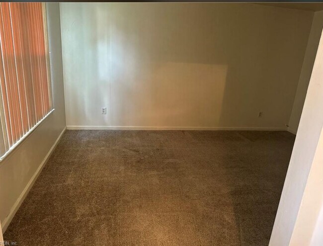 Foto del edificio - 5897 Glen View Dr