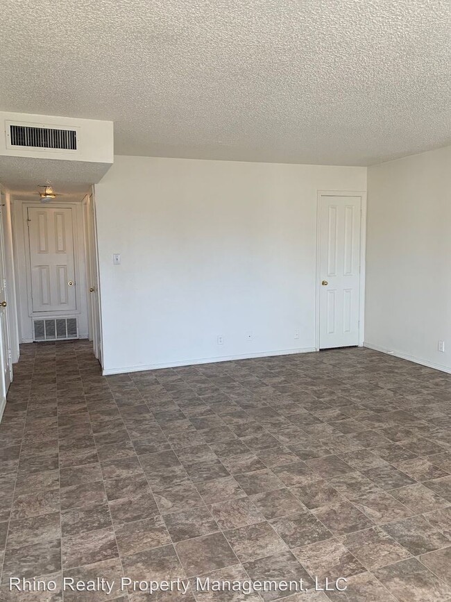 Building Photo - 370 Atrisco Dr SW