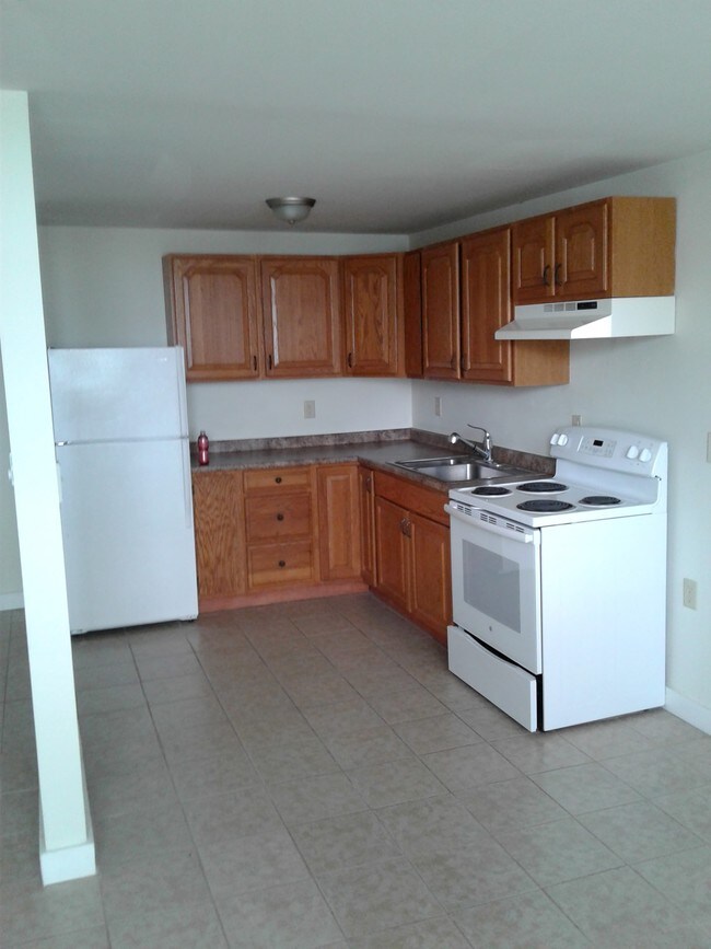 41 Academy St Unit B 5 Amsterdam Ny 12010 Apartment For Rent In Building Photo 41 Academy St