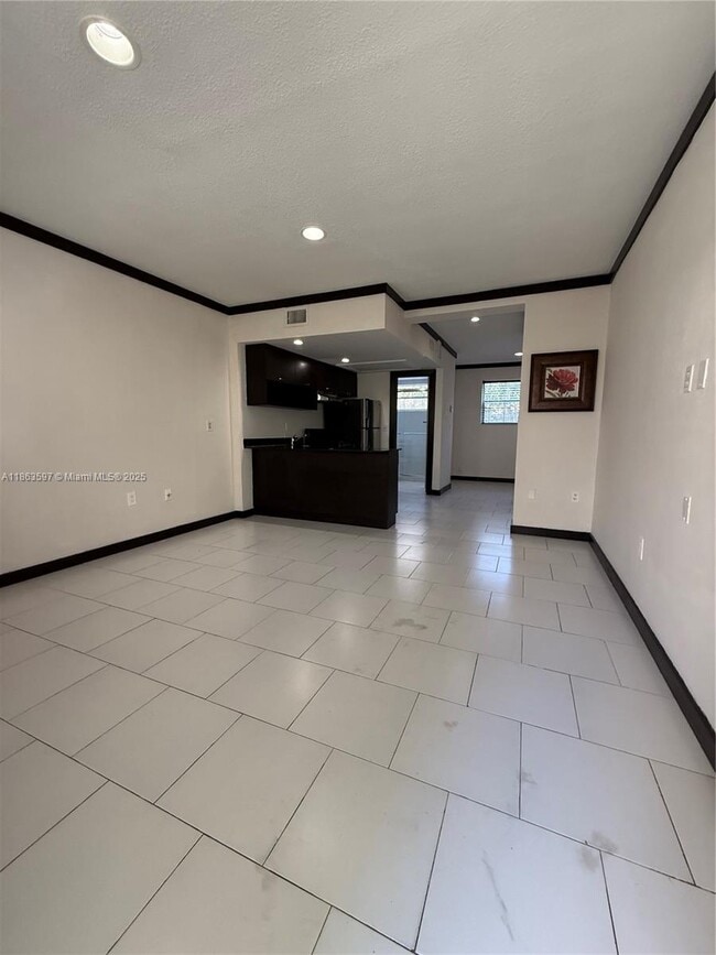 Building Photo - 1545 Drexel Ave