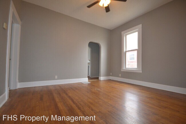 Foto del edificio - 3 br, 1 bath House - 915 W Poplar Street