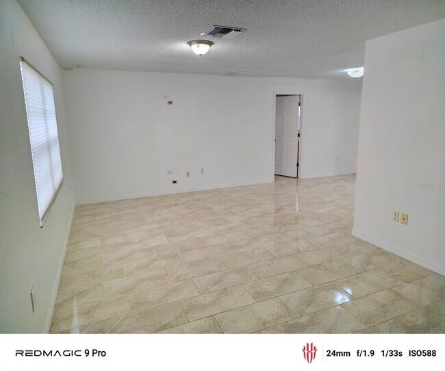Foto del edificio - 1146 Desmond Ave