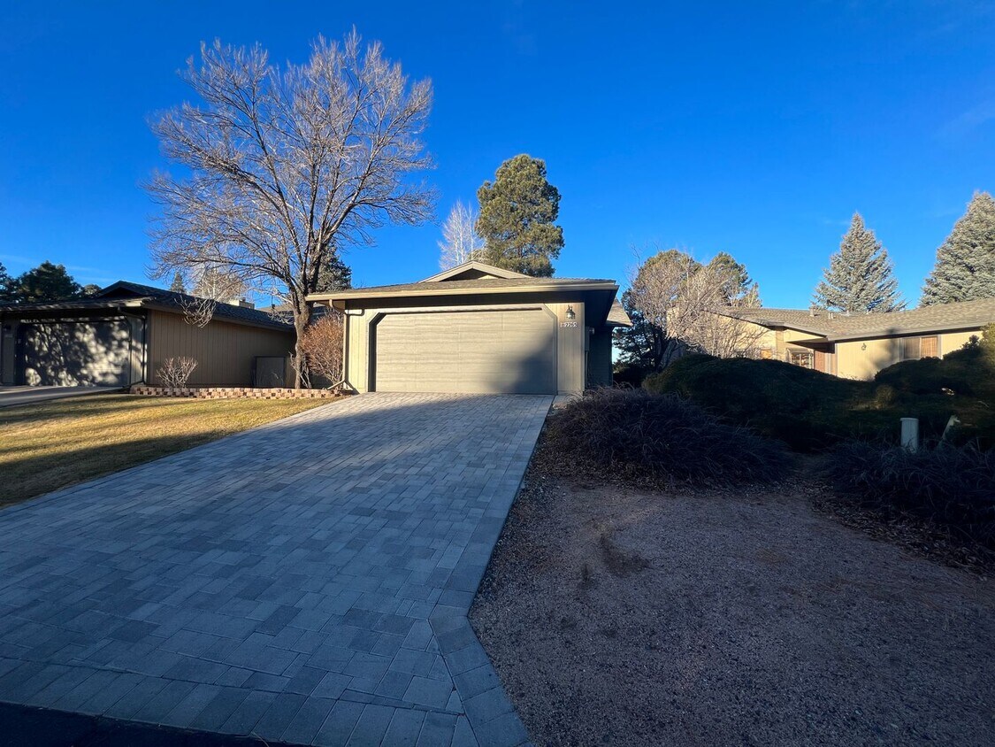 Primary Photo - 2-Bedroom (+Bonus Room/Den) 2-Bath Townhom...