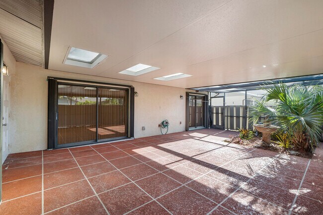 Foto del edificio - 8016 Ambach Way