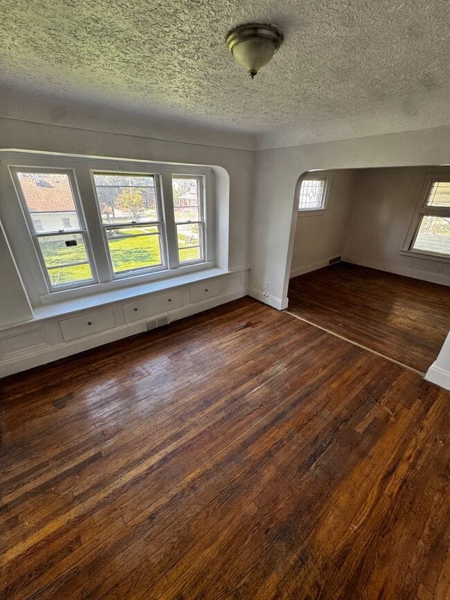 Building Photo - 11222 Revere Ave