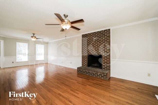 Foto del edificio - 3125 Glenshire Dr