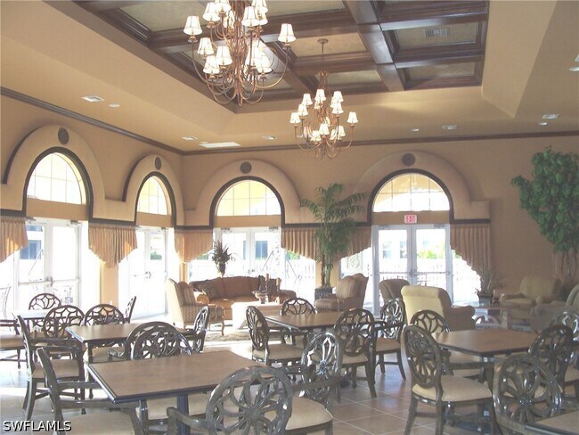 Foto del edificio - 580 Avellino Isles Cir