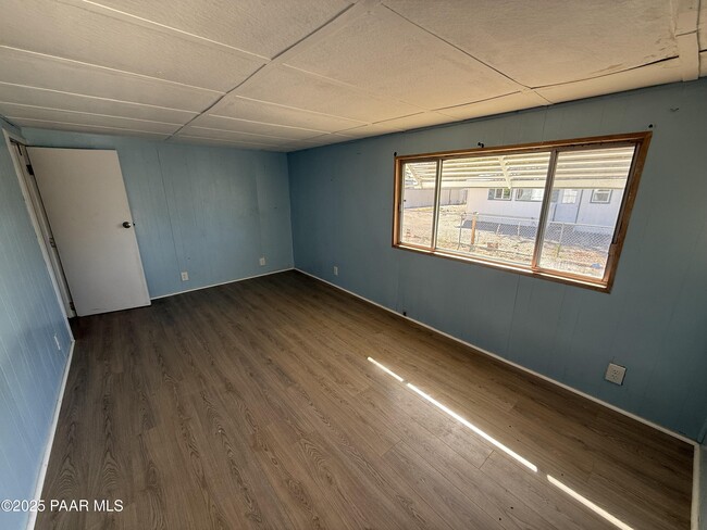 Building Photo - 17400 E Trails End Rd