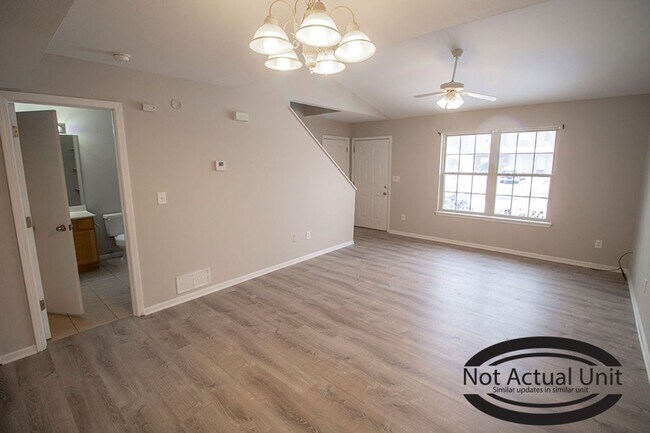 Foto del edificio - 1604-1606 Citadel Dr.