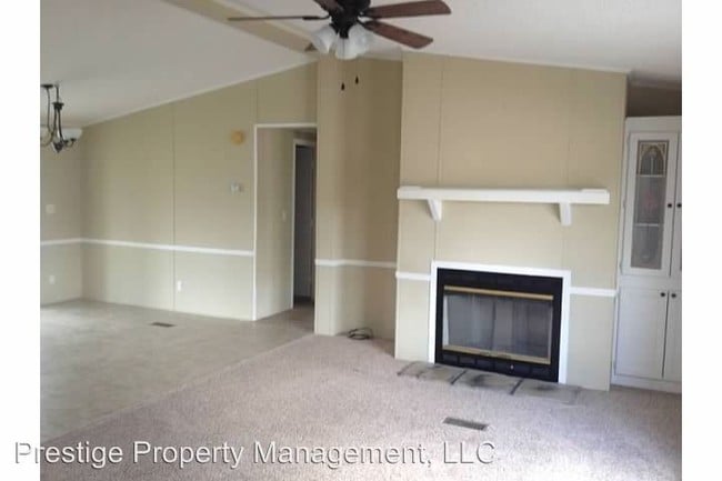 Building Photo - 12144 Woodland Hills Dr