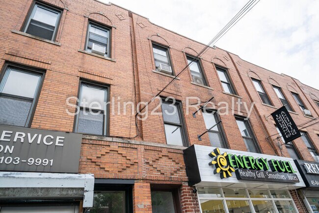 Building Photo - 4506 30th Ave