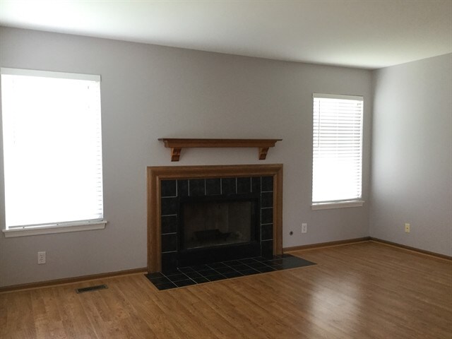 Building Photo - 13809 S Petersburg Drive