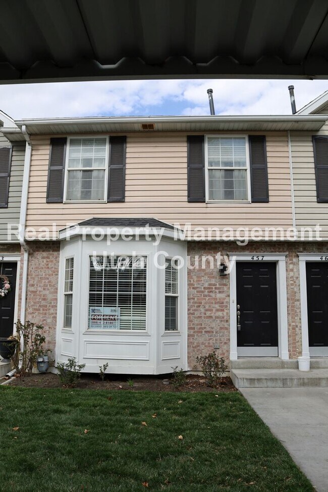Foto del edificio - Short term Lease! Pet Friendly Townhome