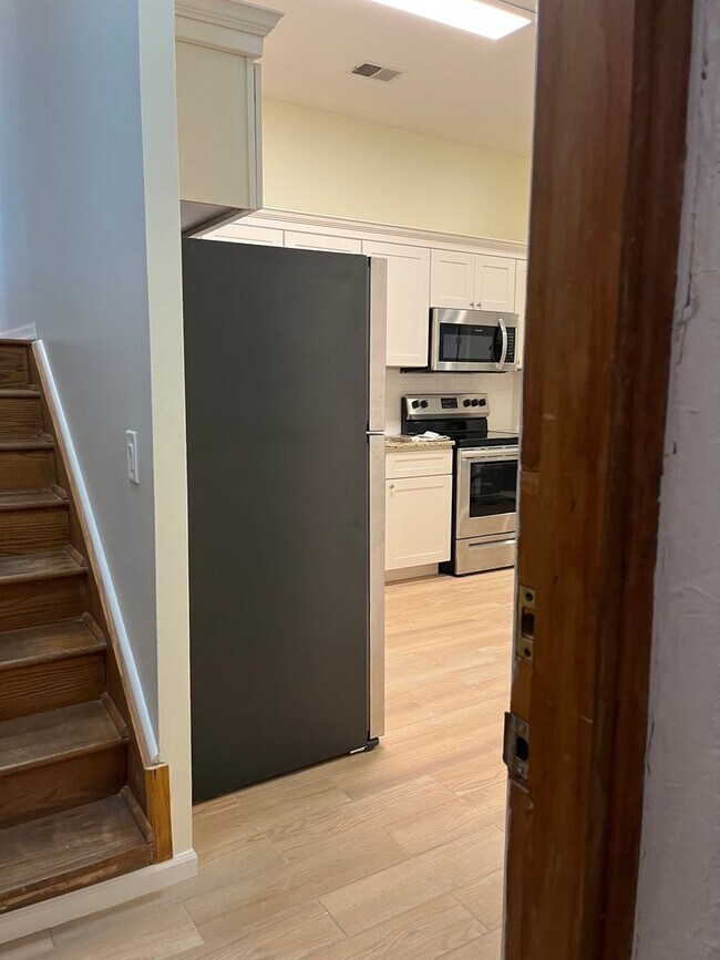 Foto del edificio - Spacious 3 Bed, 2 Bath Condo - 1800 Sq Ft ...