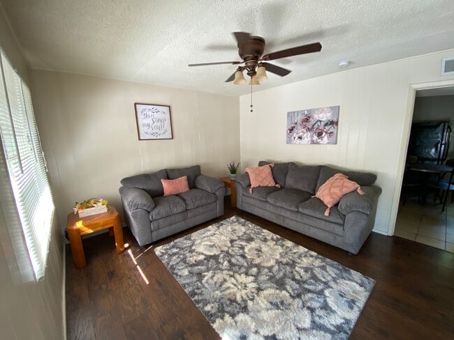 Photo - 1050 W. Allen Apartment
