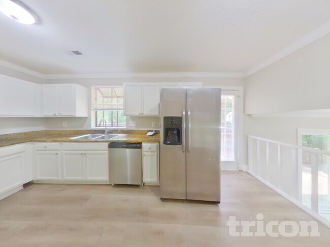 Foto del edificio - 5911 Leatherwood Ln