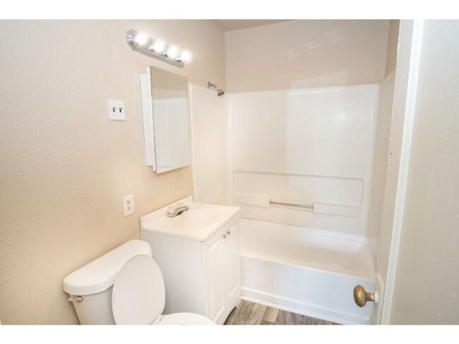 Foto del edificio - Renovated Home Near Downtown