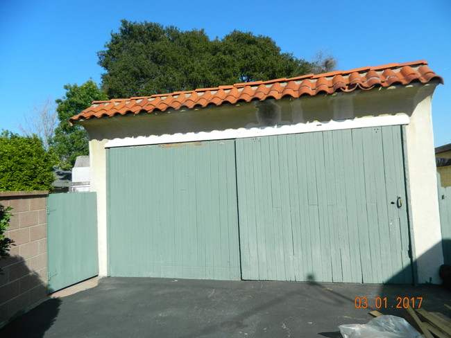 one car Garage + storage room - 25100 Cypress St