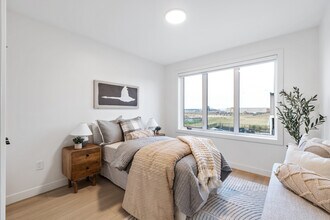 Building Photo - Refinery Townhomes