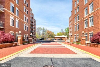 Building Photo - 4490 Market Commons Dr