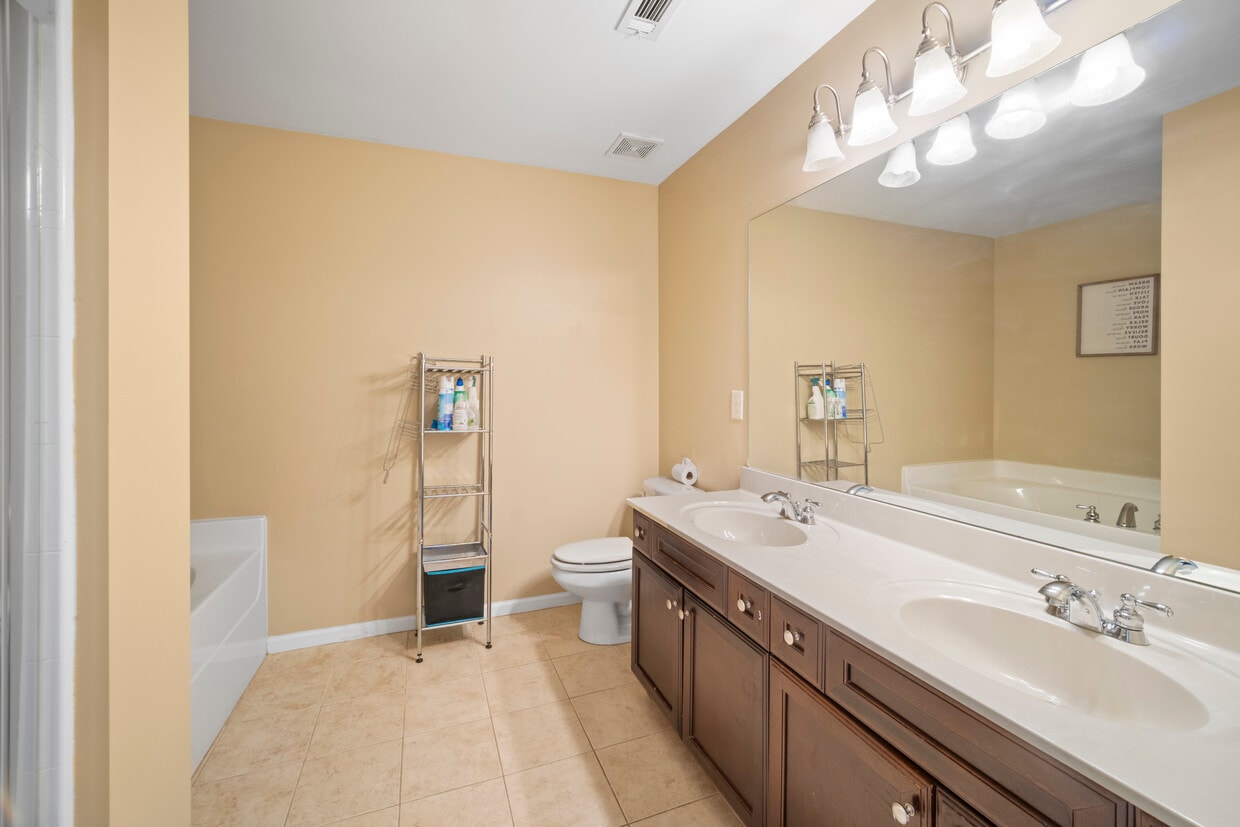 Photo - 1094 N Village Dr (Decatur, GA)